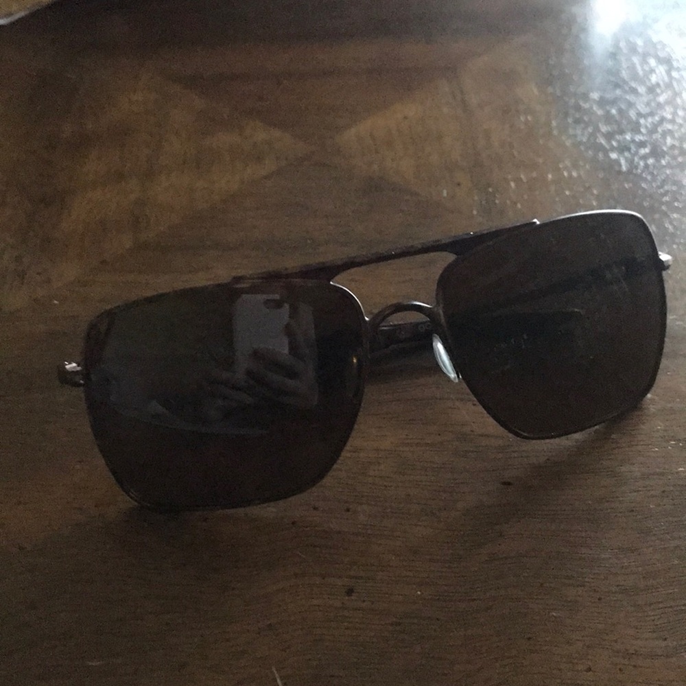 Lightly worn Oakley Deviation men’s sunglasses
